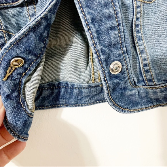 The Children’s Place Color Distressed Jean Jacket Faux Buttons Really Snaps - Picture 7 of 10